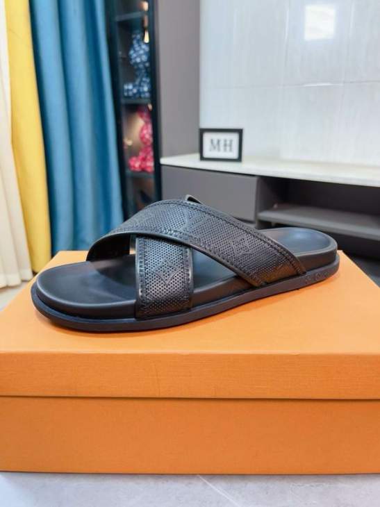 Picture of Louis Vuitton Slippers _SKULVsz38-44hnh0427979